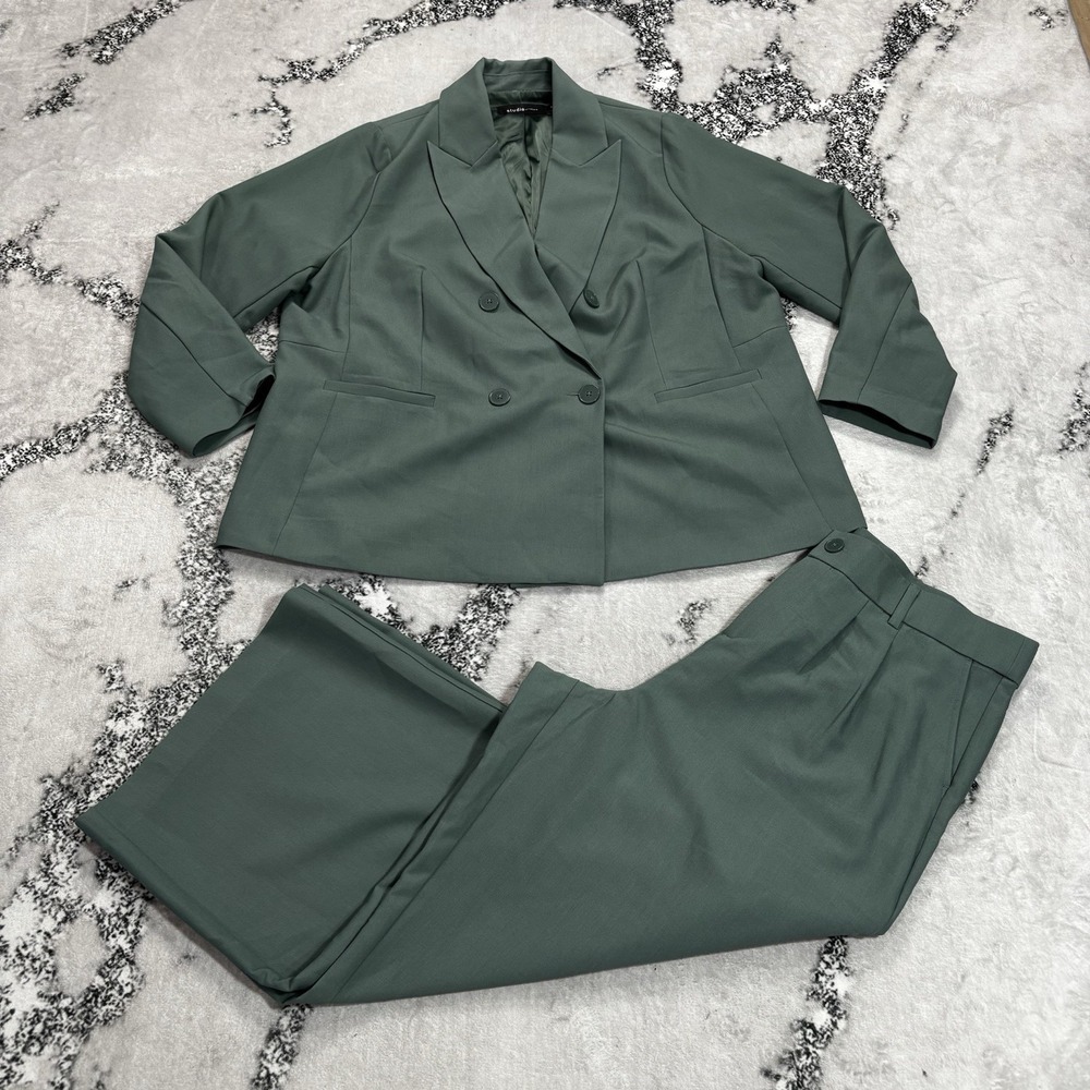 Studio by Torrid Dark Forest Green Suit Blazer Size 2X Pants 18 Short Wide Leg
